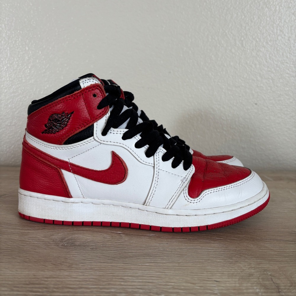 Nike Air Jordan 1 Retro High OG Heritage Red White Black 555088-161 Kids - Picture 2 of 10